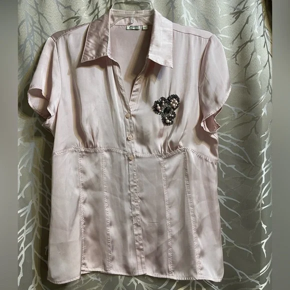 pink button up ! - Picture 1 of 3